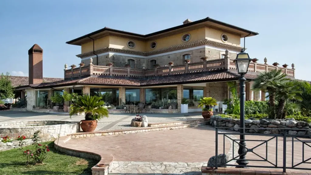 Tenuta Contessa, raffinata location calabrese per matrimoni con ambienti esclusivi e un panorama unico.