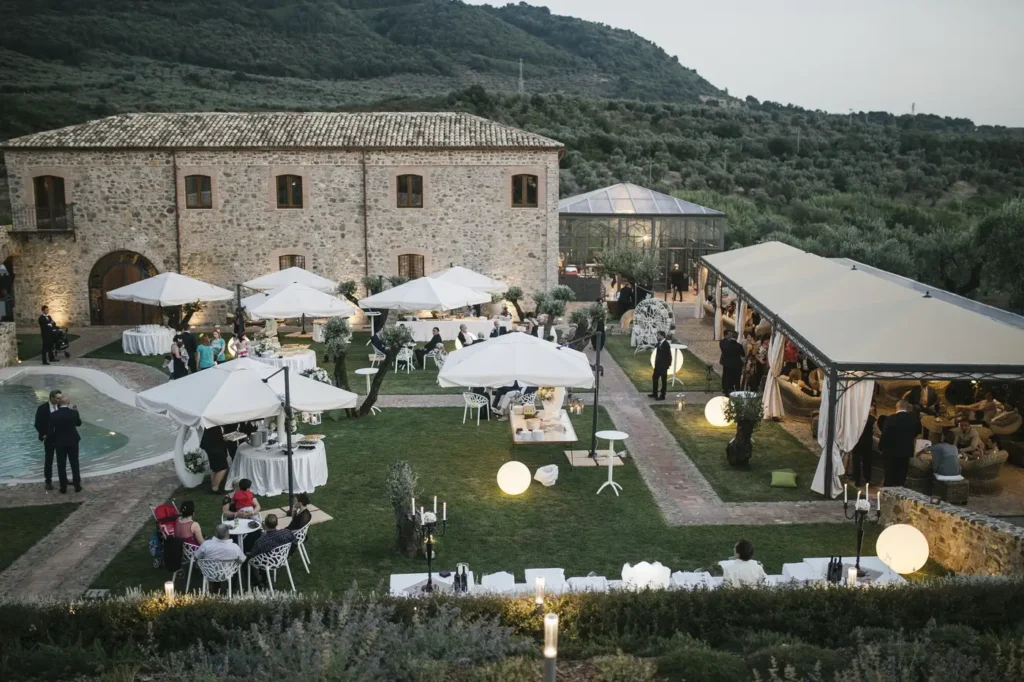 Tenuta delle Grazie, elegante struttura per matrimoni con ampi spazi verdi e un'atmosfera accogliente.